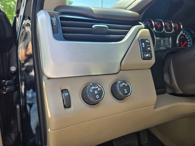 Used 2019 GMC Yukon XL SLT w/ Open Road Package AWD/4WD image 16