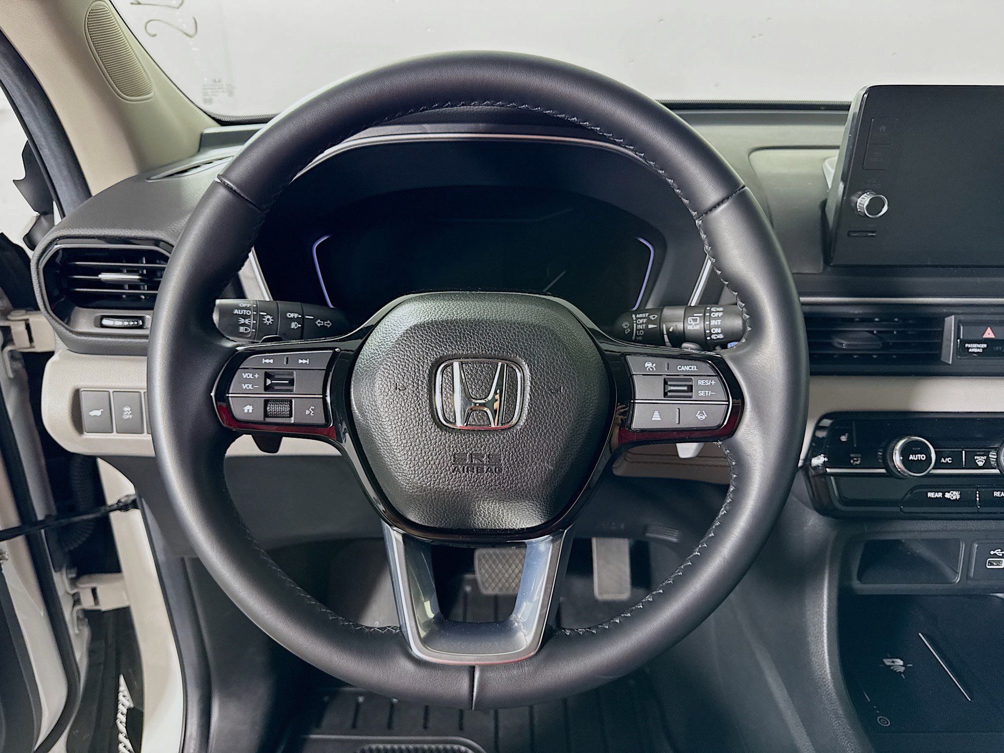 Used 2025 Honda Pilot EX-L image 12