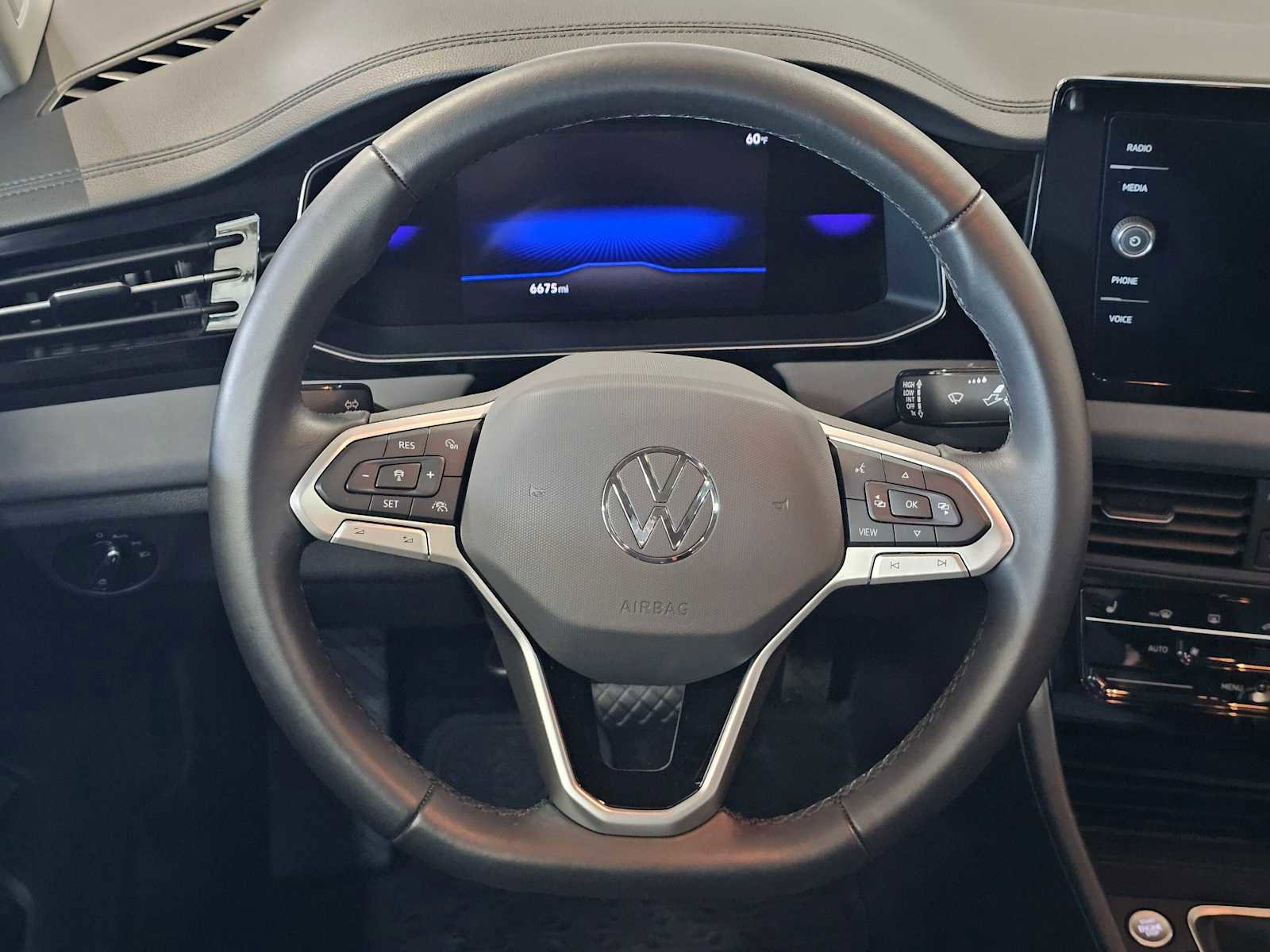 Certified 2025 Volkswagen Jetta SE FWD image 20