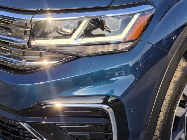 Used 2020 Volkswagen Atlas Cross Sport SEL R-Line w/ Cross Sport MDO Package FWD image 6