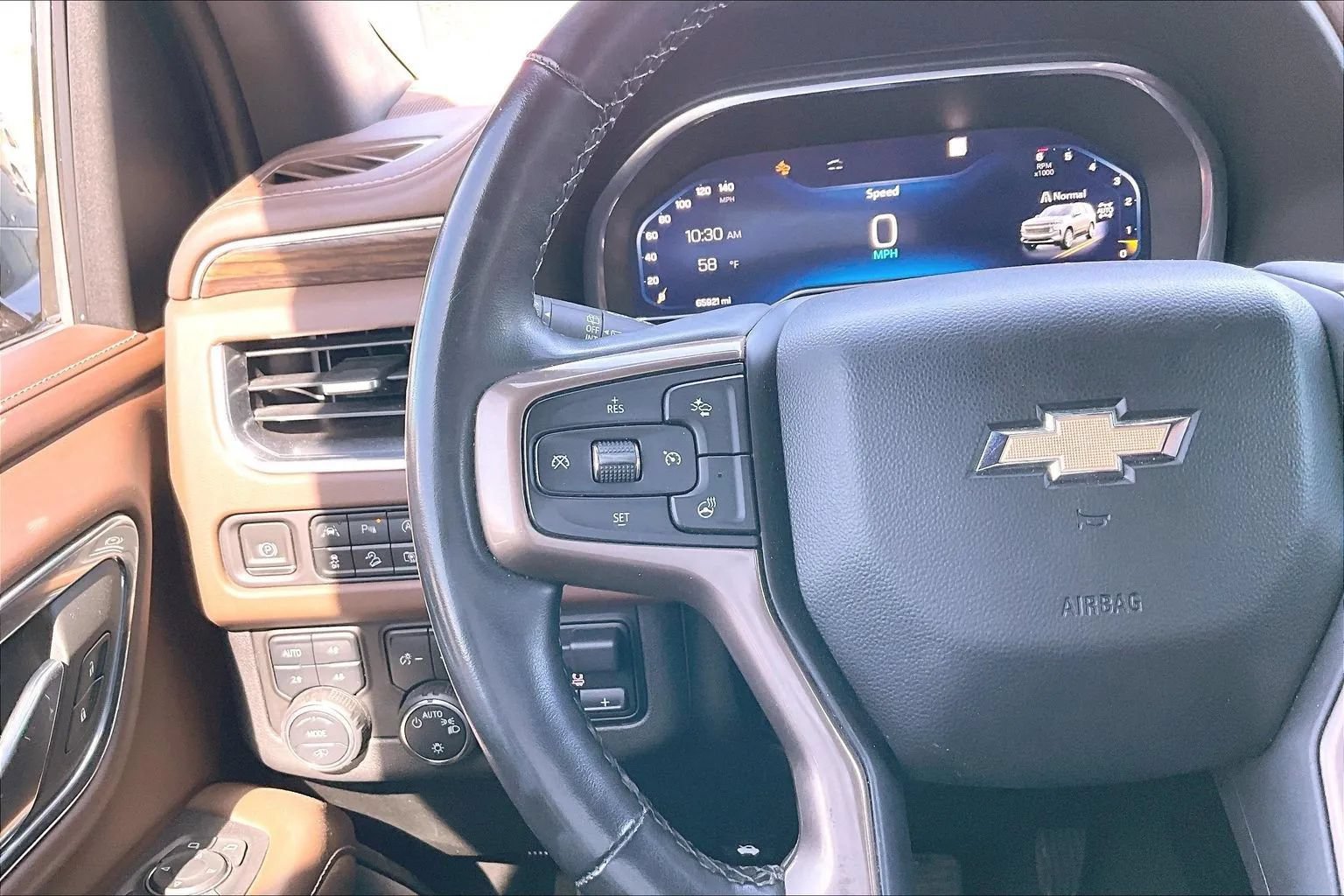 Used 2023 Chevrolet Tahoe High Country AWD/4WD image 11