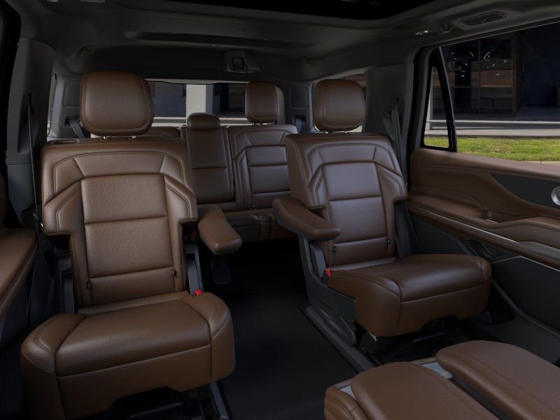 New 2026 Lincoln Navigator Reserve AWD/4WD image 11