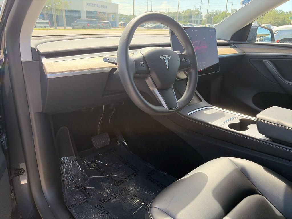 Used 2024 Tesla Model Y Long Range AWD/4WD image 10