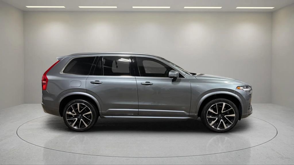Used 2020 Volvo XC90 T6 Momentum w/ Protection Package image 2