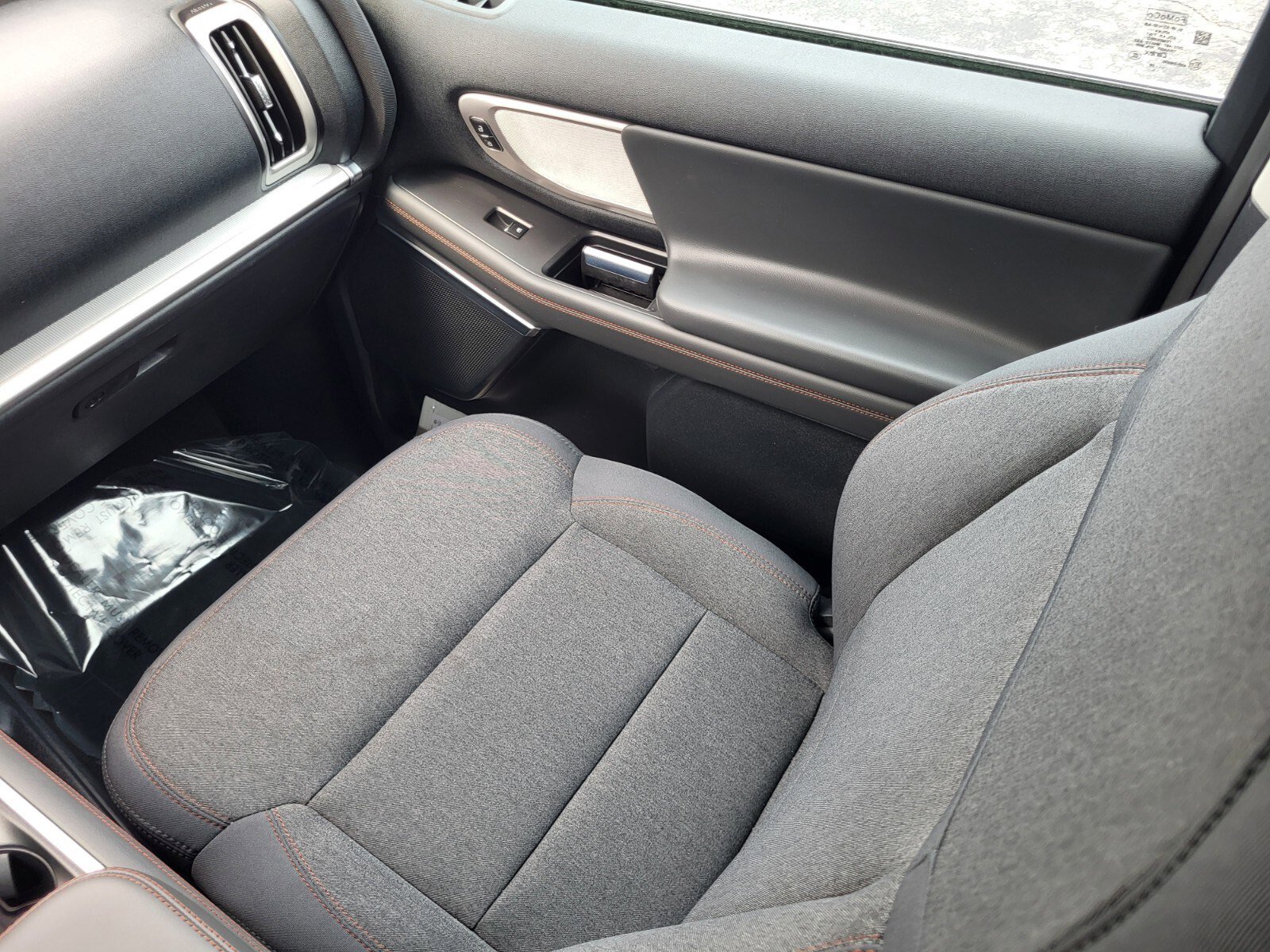 Certified 2025 Ford Expedition Active image 16