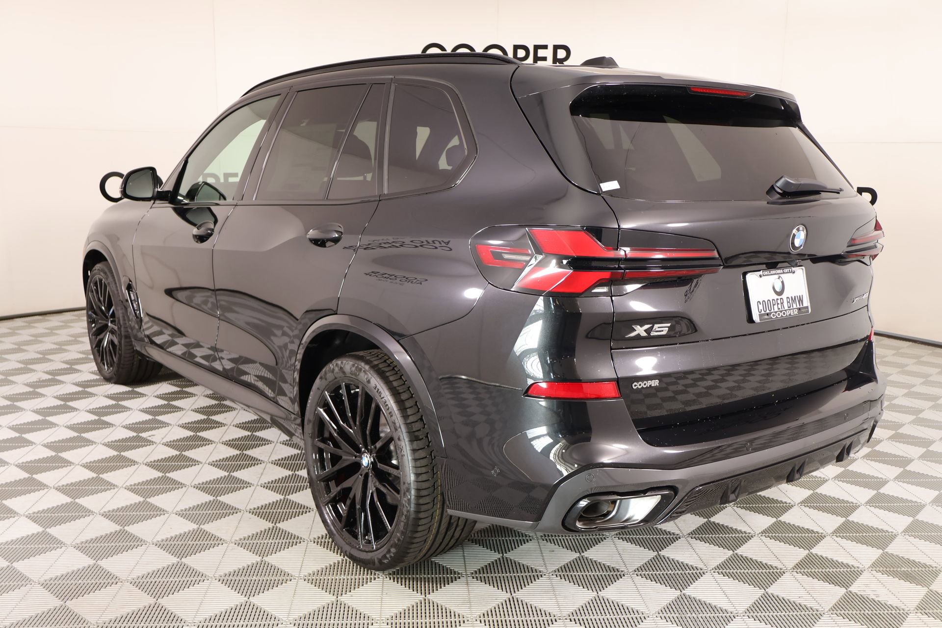 New 2026 BMW X5 xDrive40i w/ M Sport Package AWD/4WD image 24