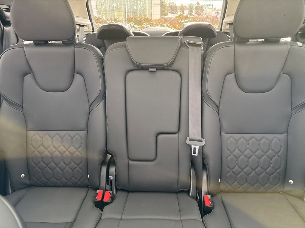 Certified 2025 Volvo XC90 B5 Plus image 34