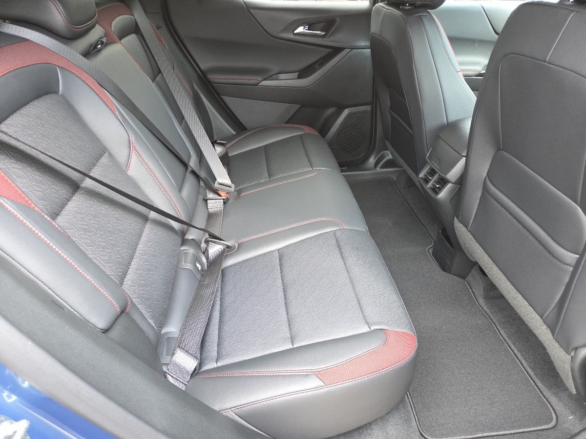 New 2027 Chevrolet Equinox RS FWD image 24