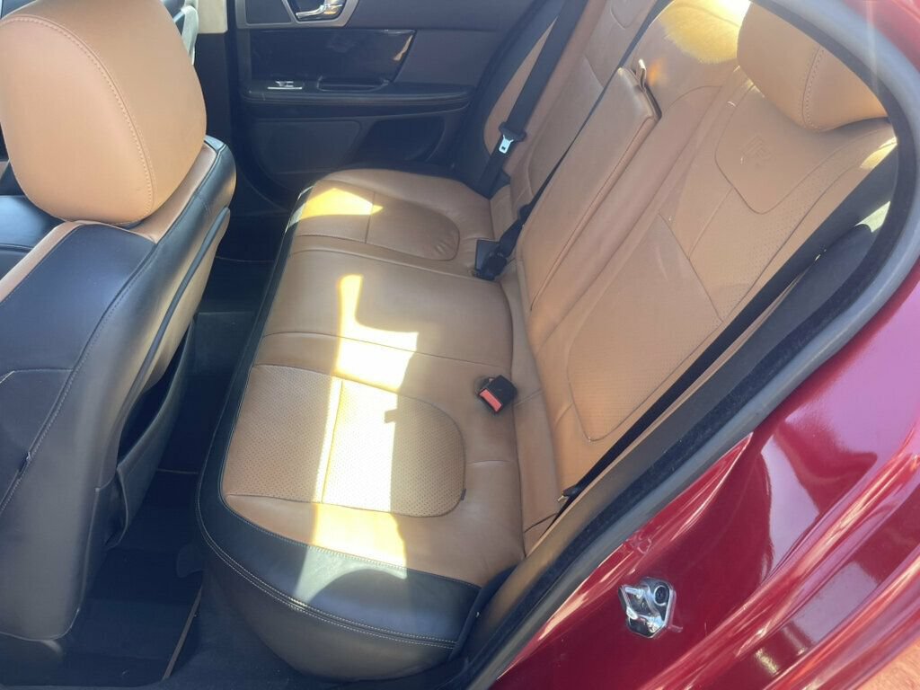 Used 2012 Jaguar XF R RWD image 18