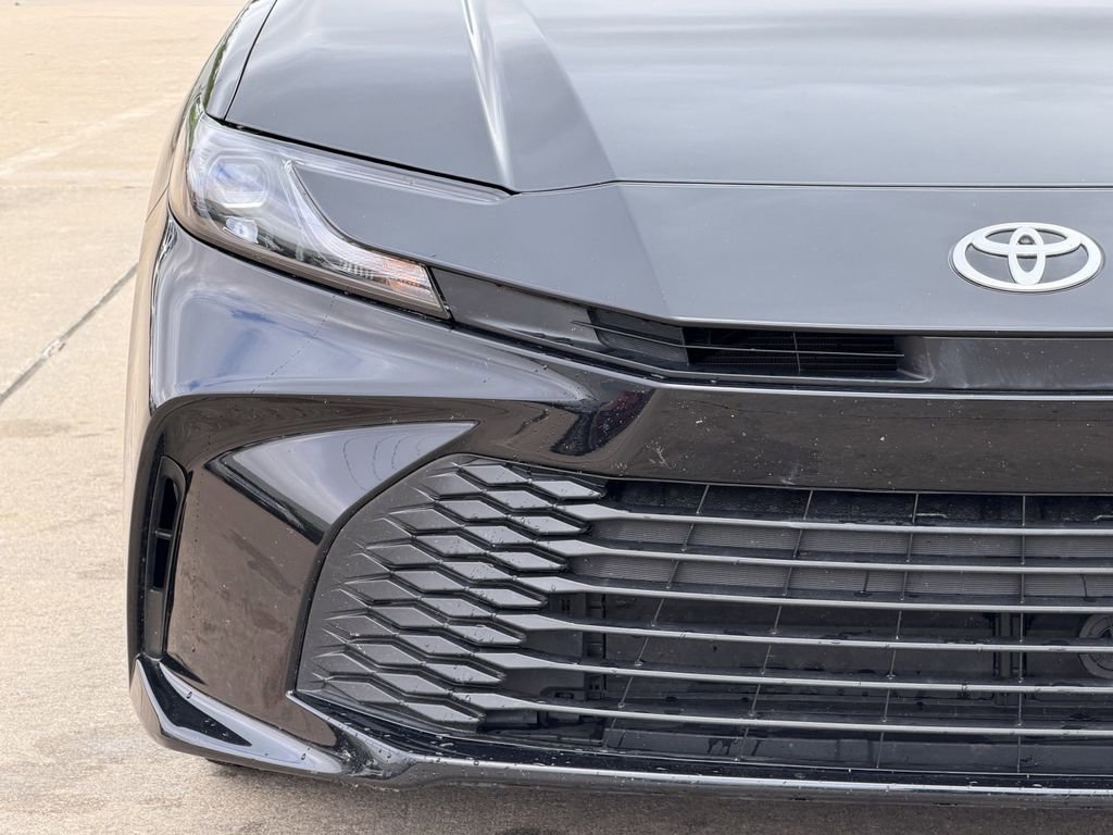 Used 2026 Toyota Camry LE FWD image 5