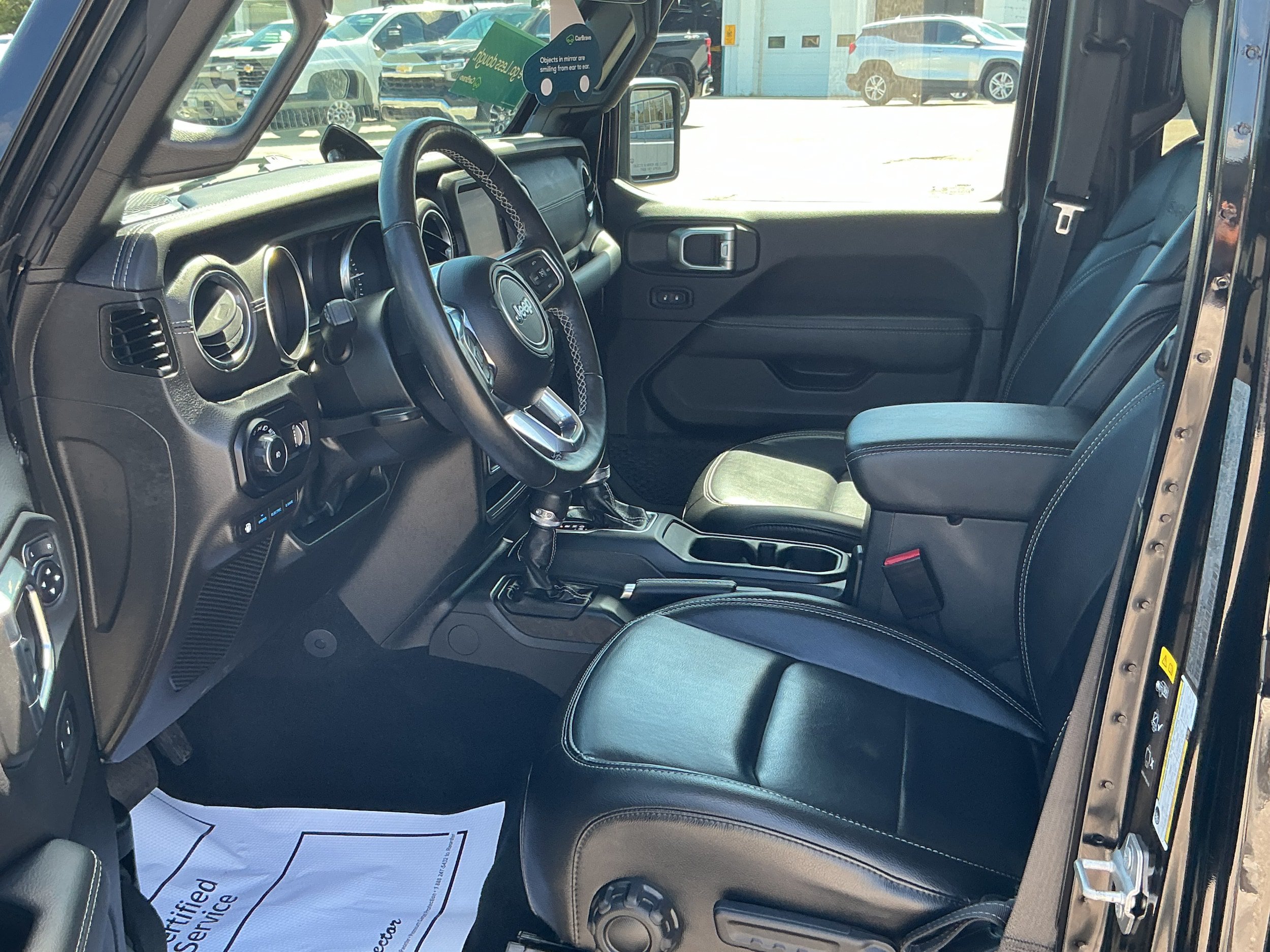 Used 2023 Jeep Wrangler Unlimited Sahara w/ Cold Weather Group AWD/4WD image 7