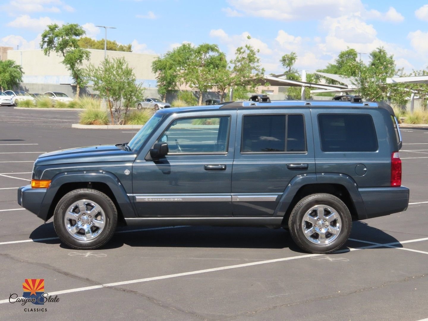 Used 2006 Jeep Commander Limited w/ Trailer Tow Group IV image 11