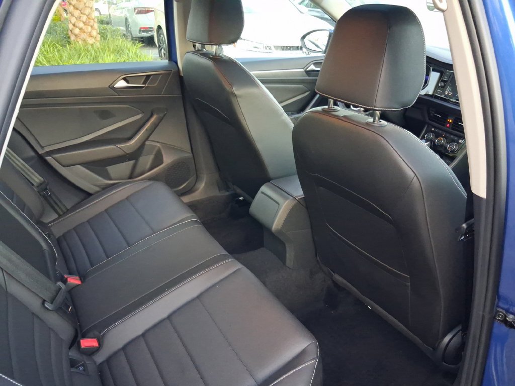 Used 2024 Volkswagen Jetta SE w/ Panoramic Sunroof Package FWD image 18