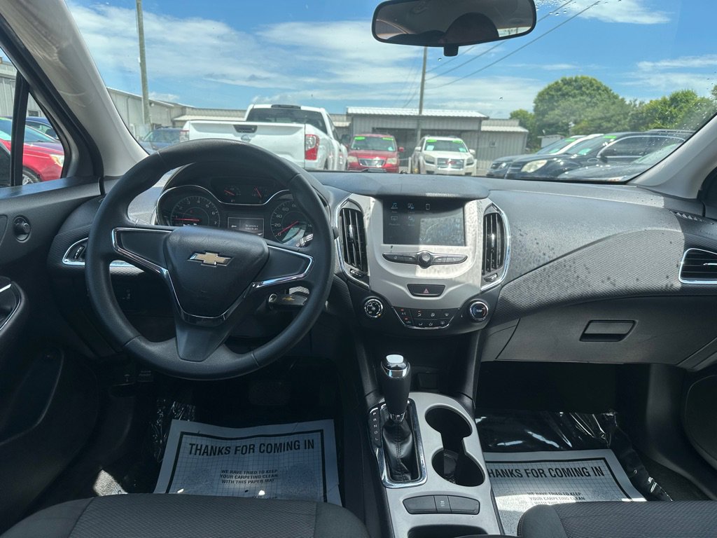 Used 2018 Chevrolet Cruze LS FWD image 9