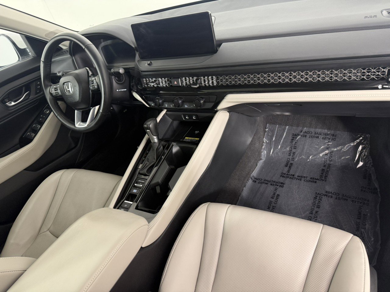 Used 2024 Honda Accord Touring image 11