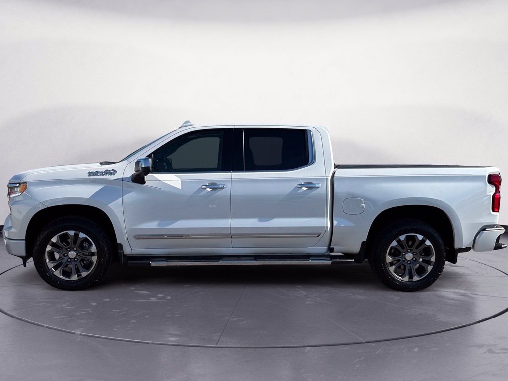 Used 2023 Chevrolet Silverado 1500 High Country w/ Technology Package AWD/4WD image 2