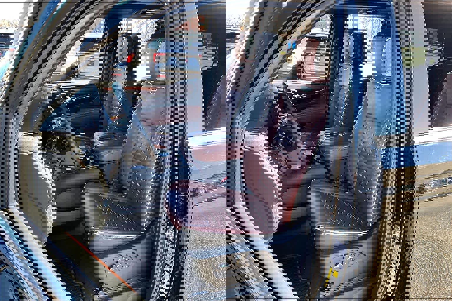 Used 2023 GMC Yukon Denali Ultimate image 8