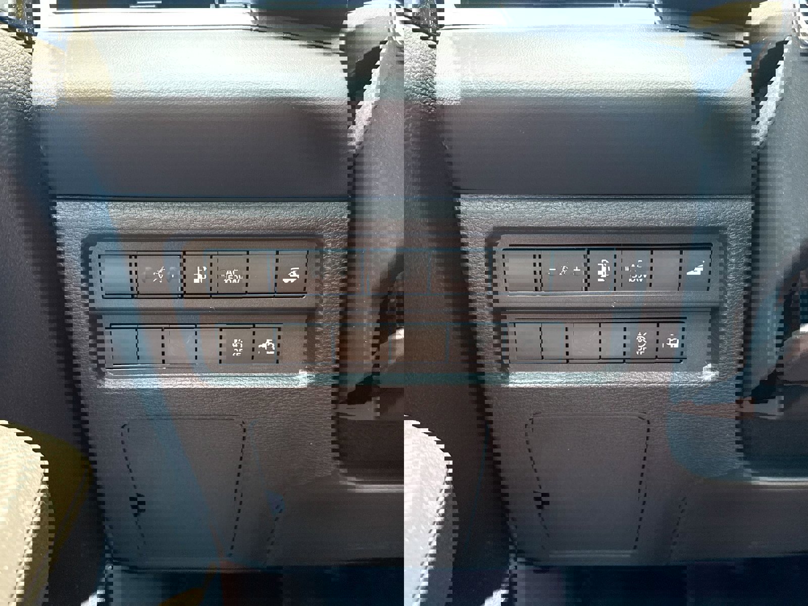 New 2025 Mitsubishi Outlander SEL image 46
