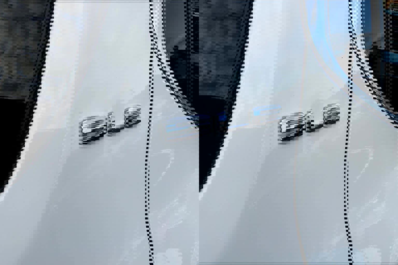 Certified 2023 GMC Acadia SLE w/ Driver Convenience Package image 9