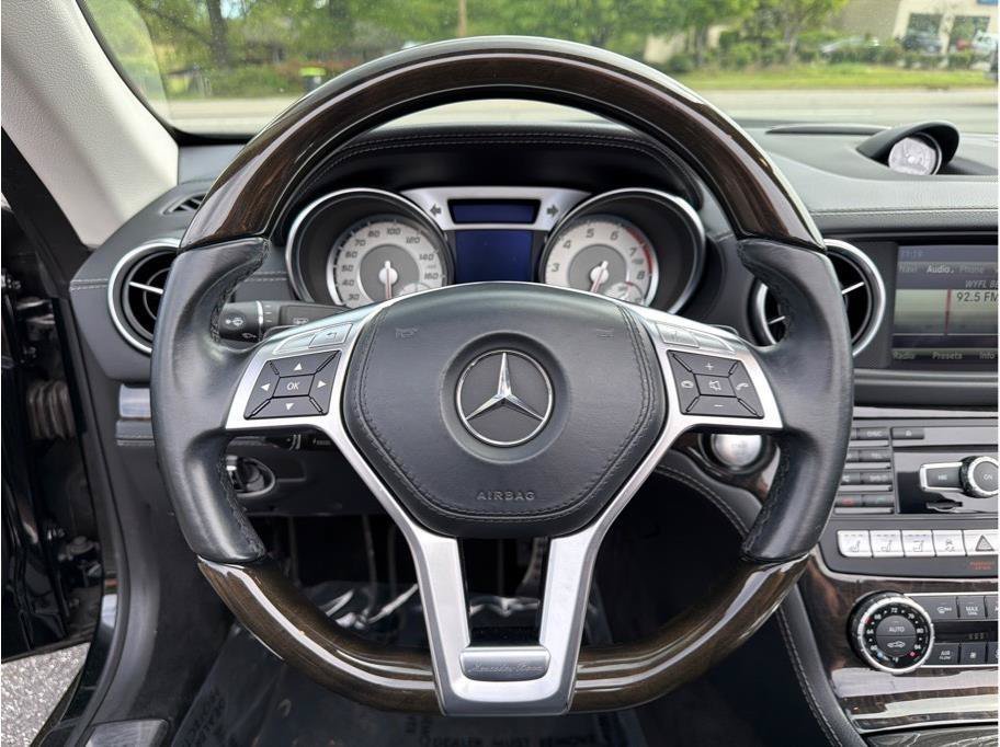Used 2015 Mercedes-Benz SL 550 image 12