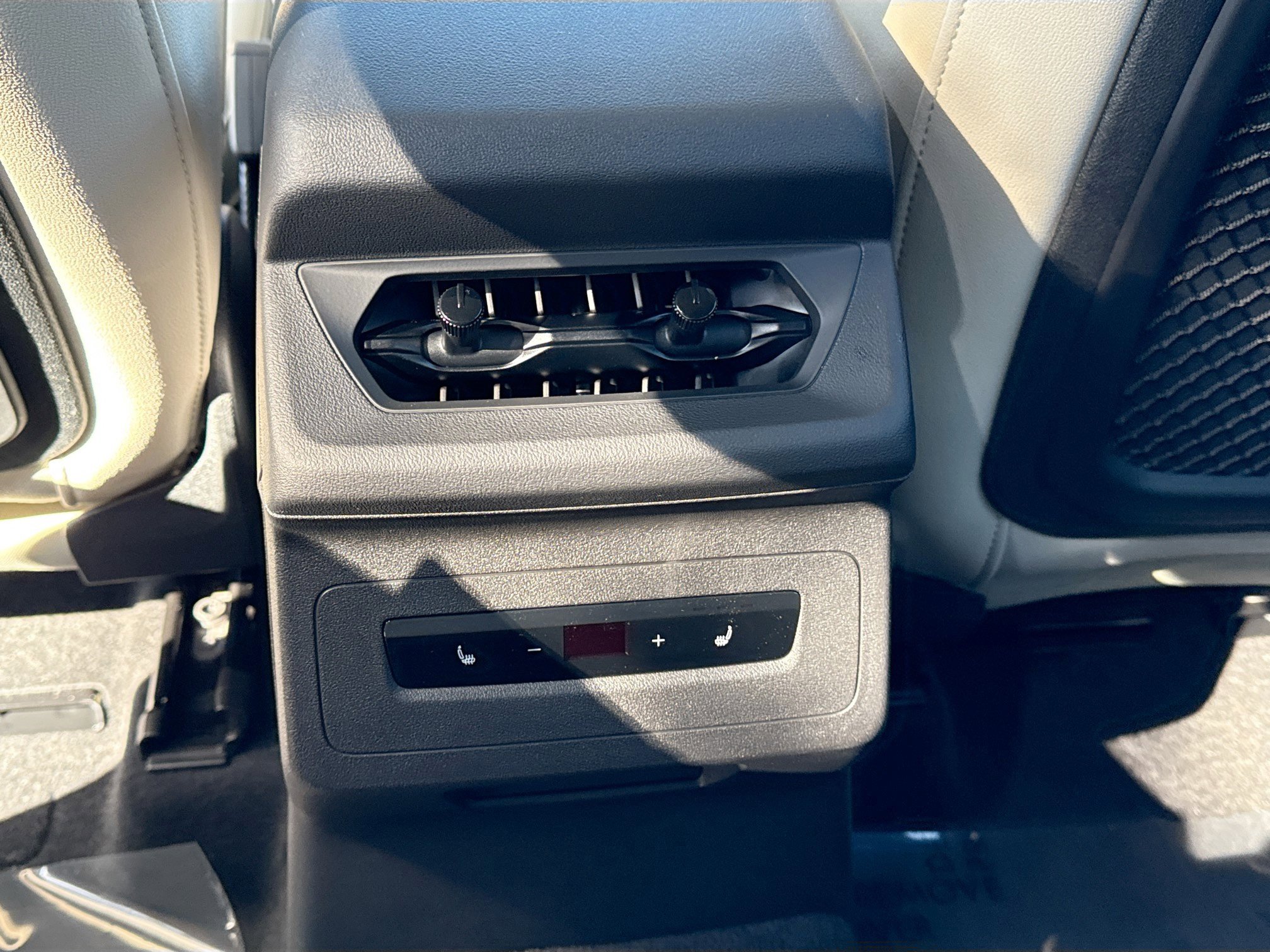 New 2025 Audi Q6 e-tron Premium image 19