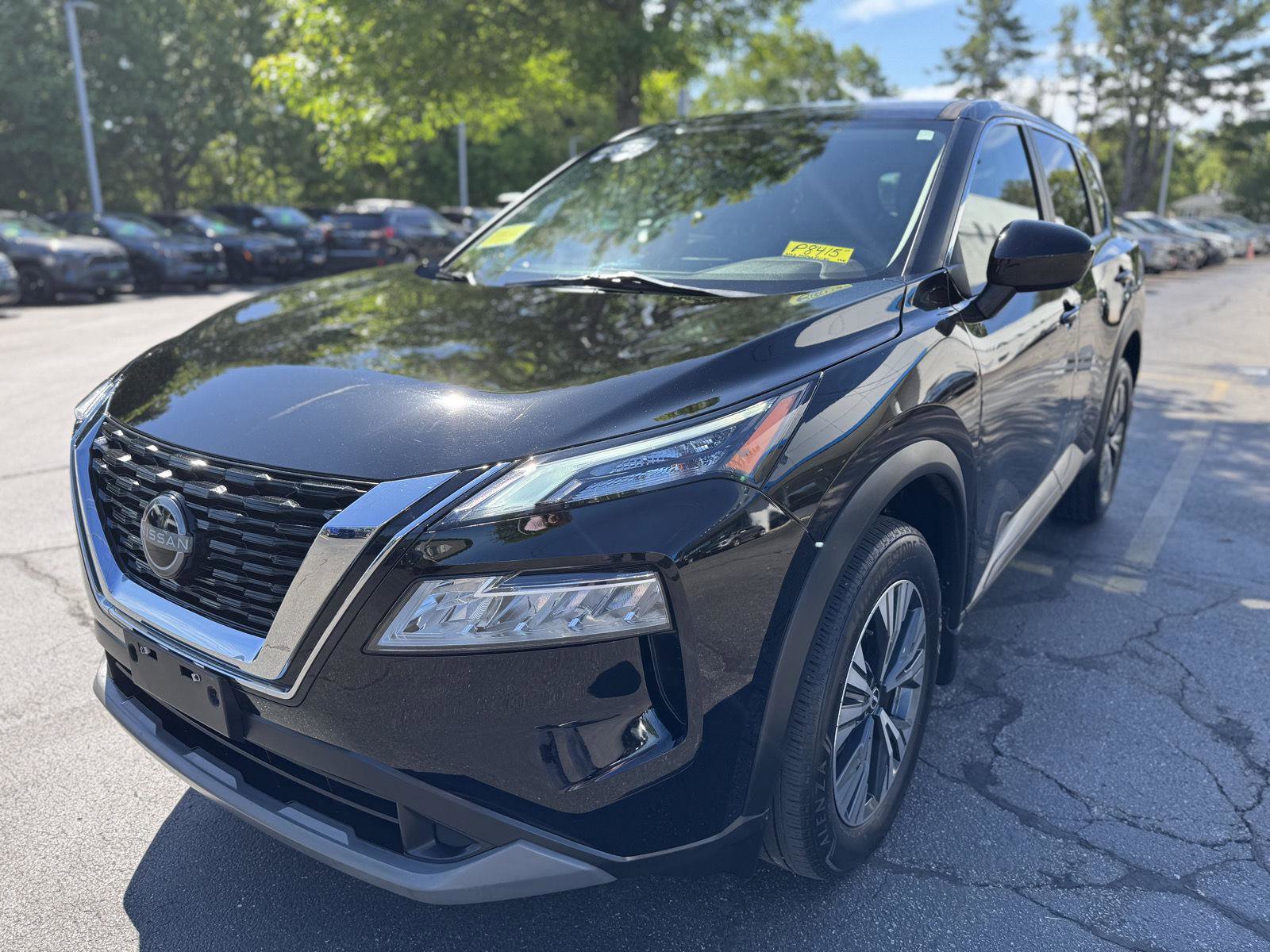 Used 2023 Nissan Rogue SV AWD/4WD image 3