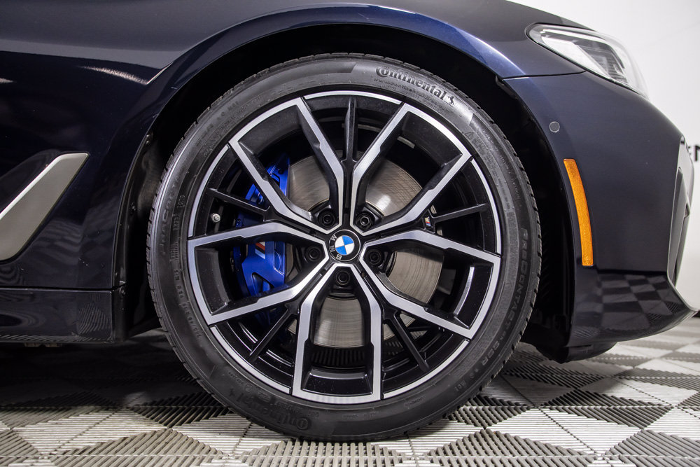 Used 2022 BMW M550i xDrive w/ Premium Package AWD/4WD image 43