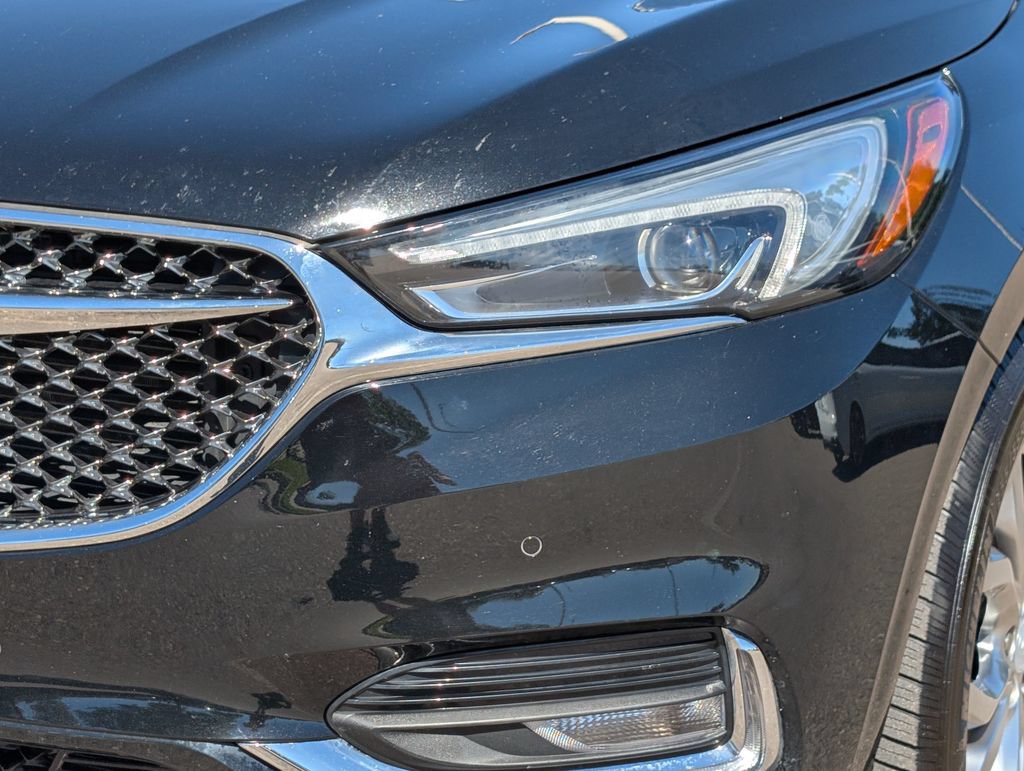 Used 2019 Buick Enclave Avenir w/ Avenir Technology Package AWD/4WD image 10