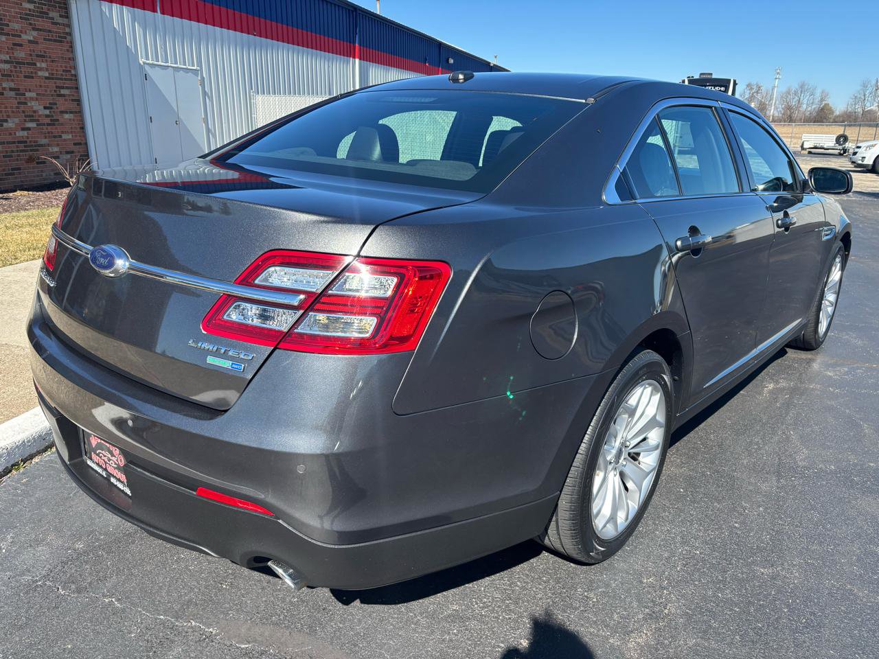 Used 2018 Ford Taurus Limited w/ Driver Assist Package image 3
