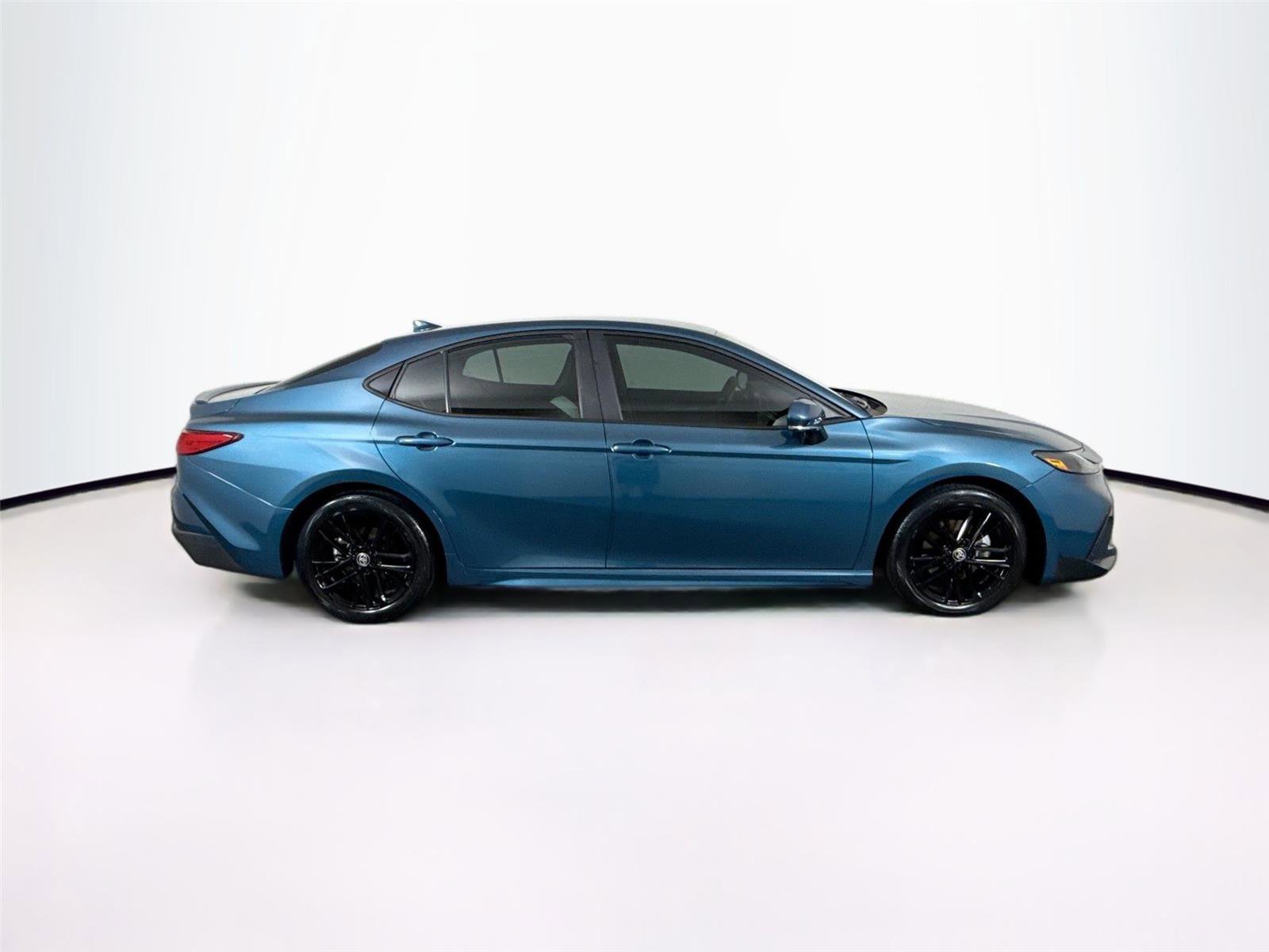 Certified 2025 Toyota Camry SE w/ Convenience Package image 11