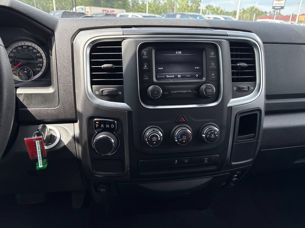 Used 2024 RAM 1500 Warlock RWD image 13