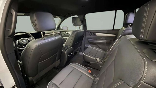 Used 2025 Buick Enclave Preferred image 27