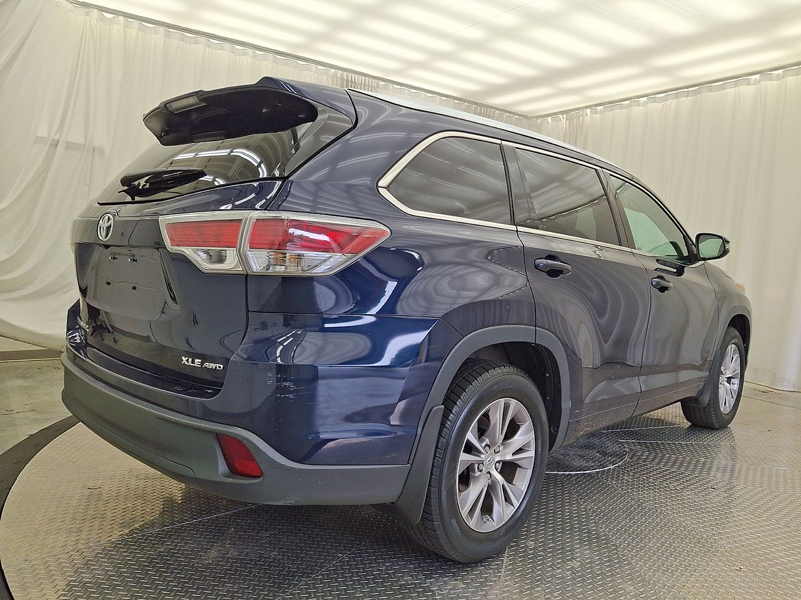 Used 2015 Toyota Highlander XLE AWD/4WD image 28