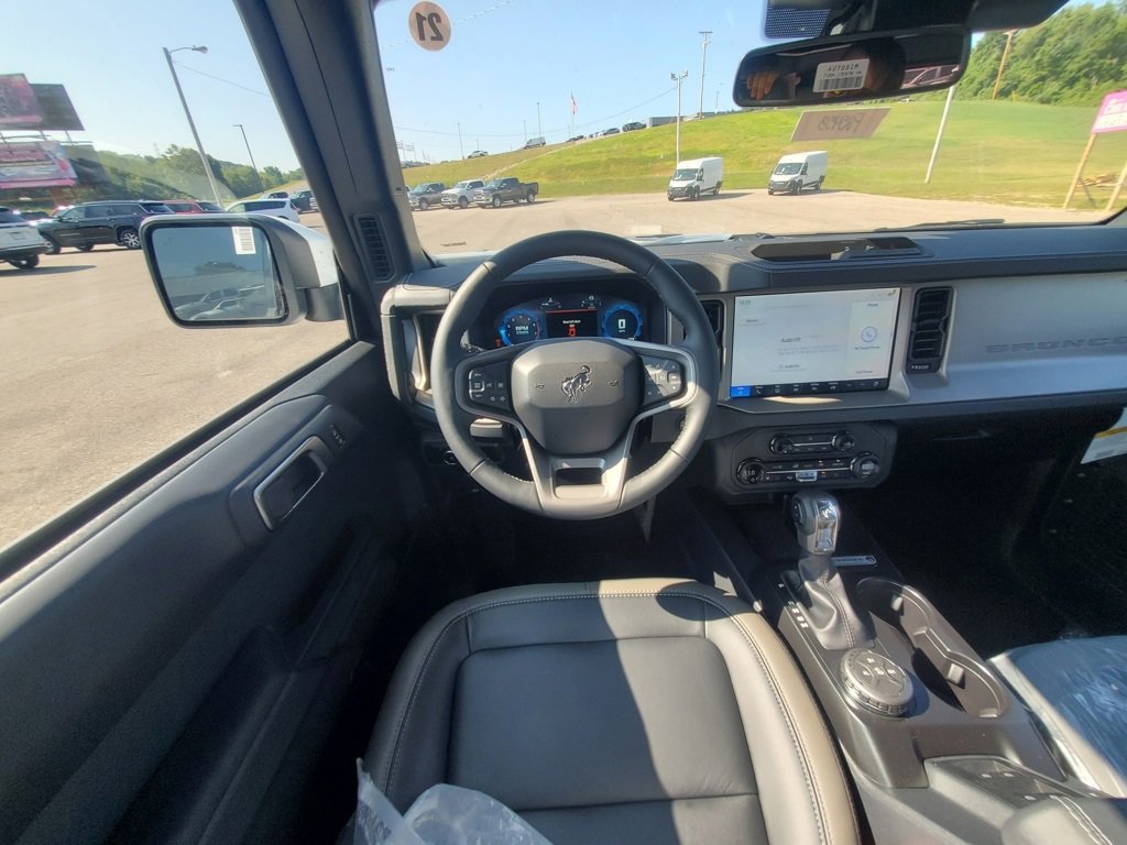New 2025 Ford Bronco Badlands image 24