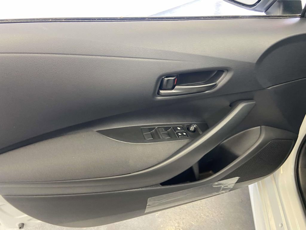 Used 2026 Toyota Corolla LE FWD image 17