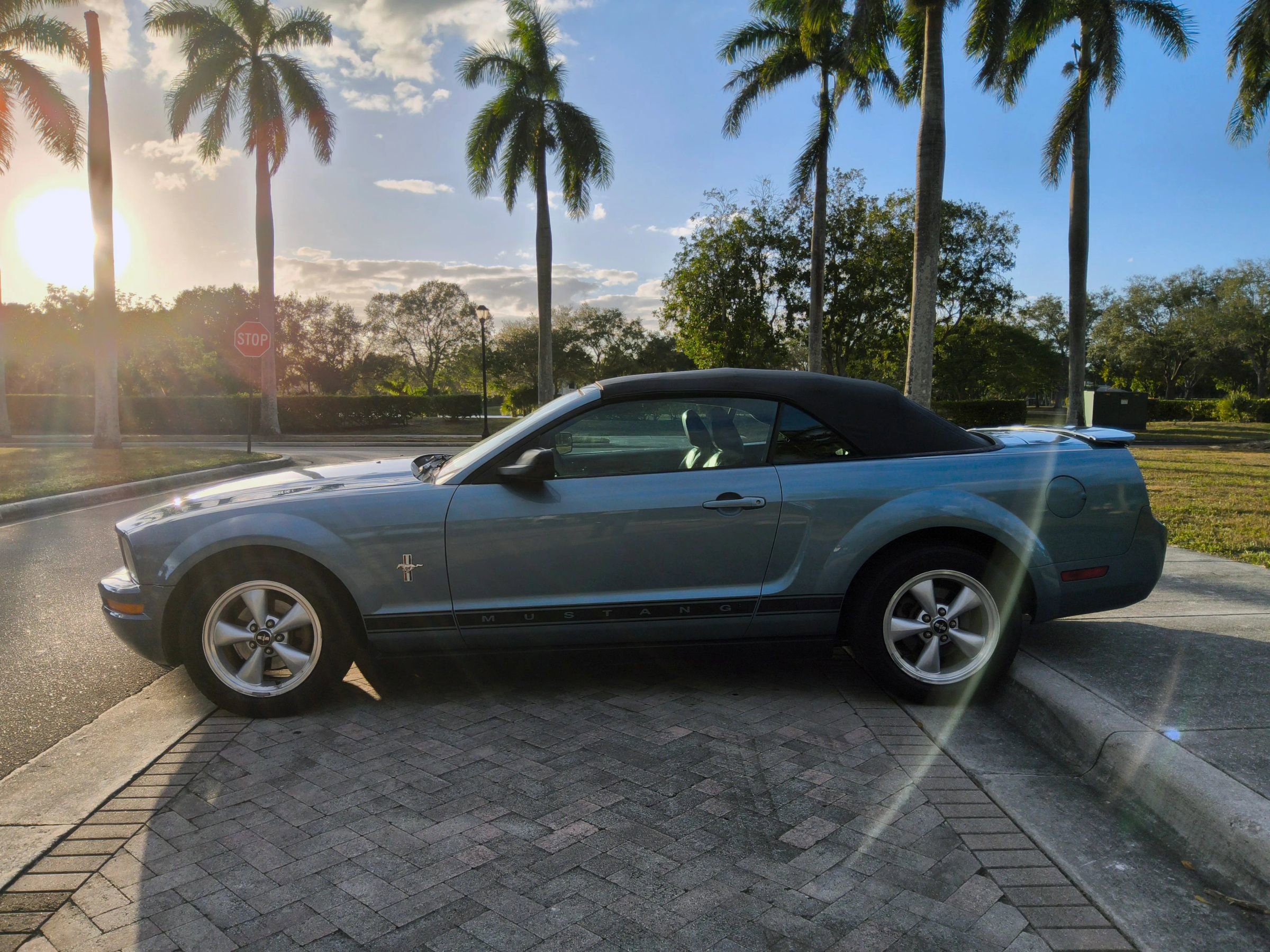 Used 2007 Ford Mustang Deluxe Convertible image 20