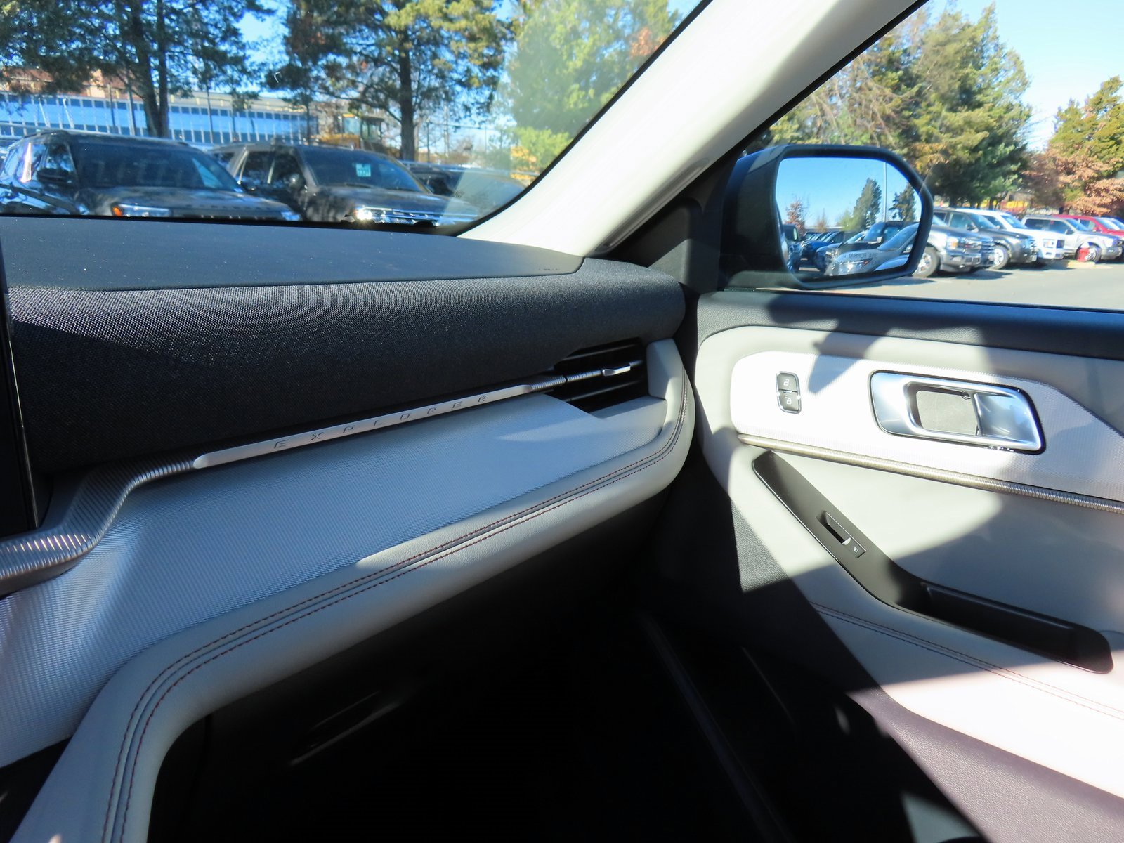 New 2026 Ford Explorer Active w/ Active Comfort Package image 10