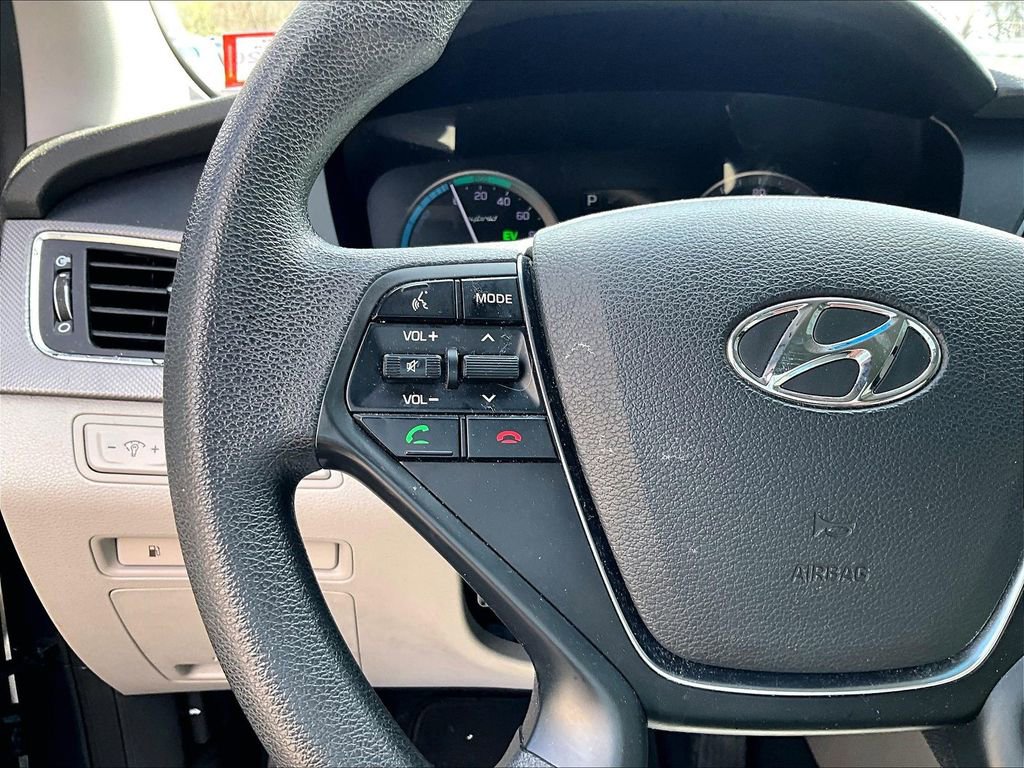 Used 2016 Hyundai Sonata SE image 16