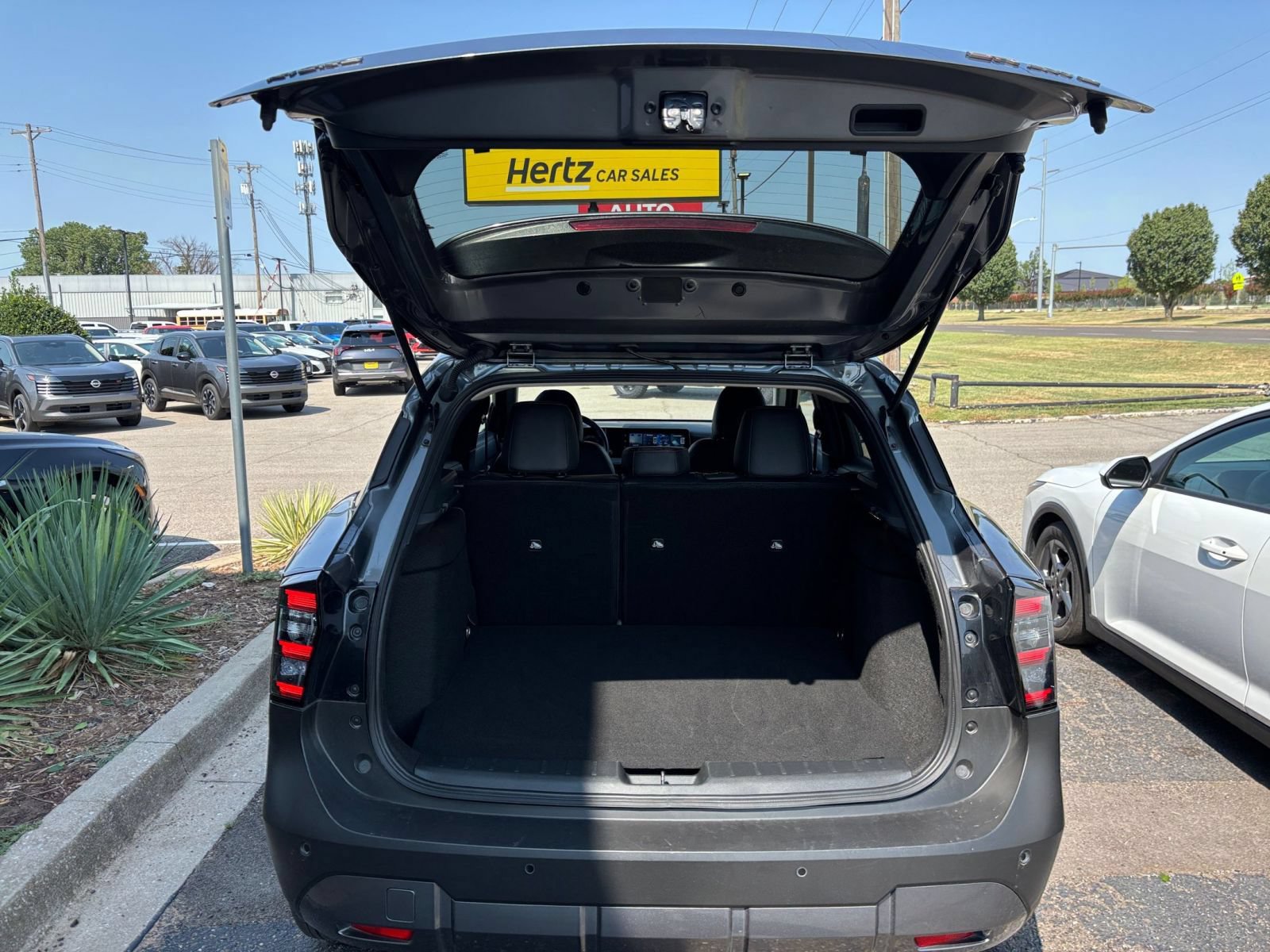 Used 2026 Nissan Kicks SR AWD/4WD image 25