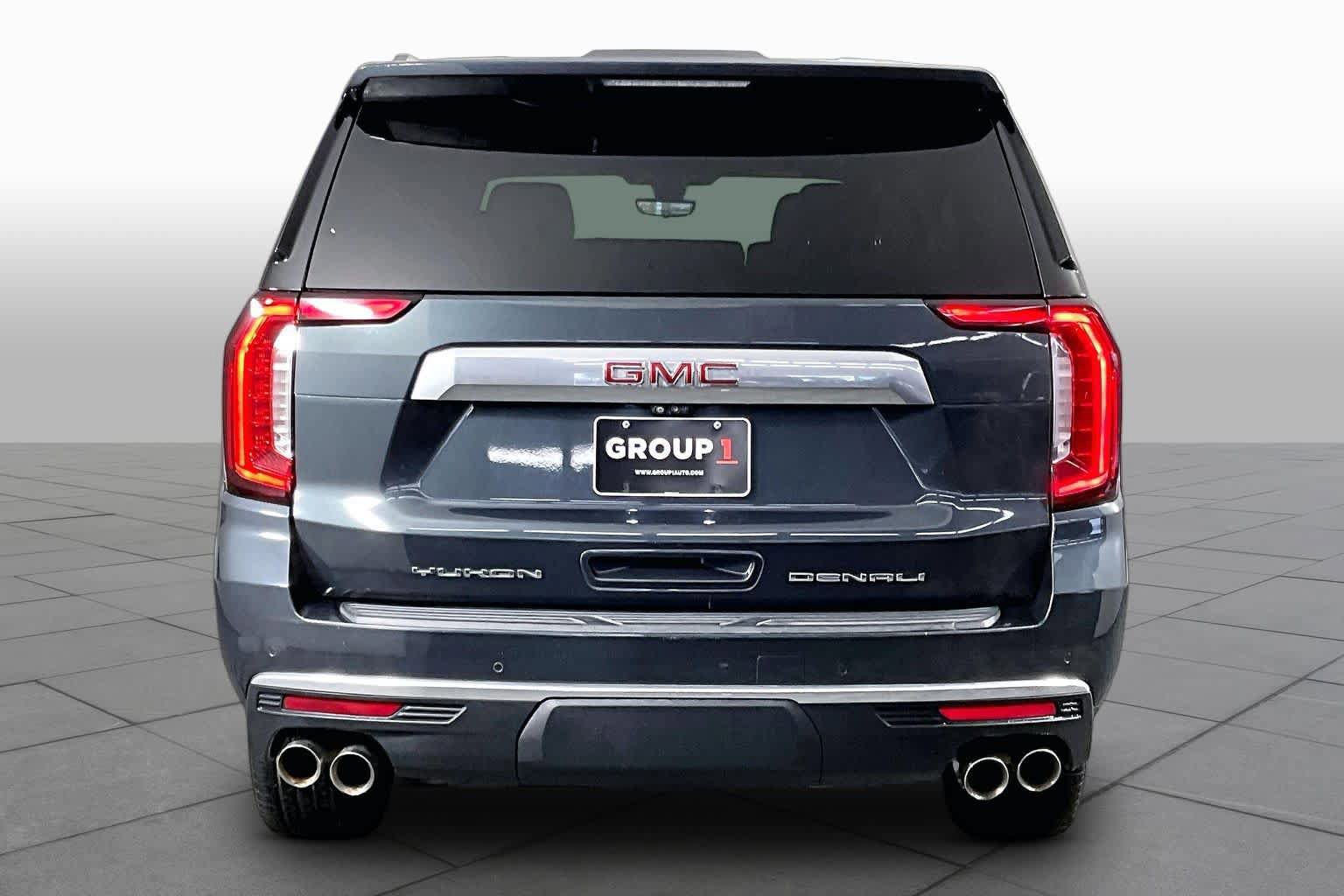 Used 2021 GMC Yukon Denali w/ Denali Premium Package AWD/4WD image 13
