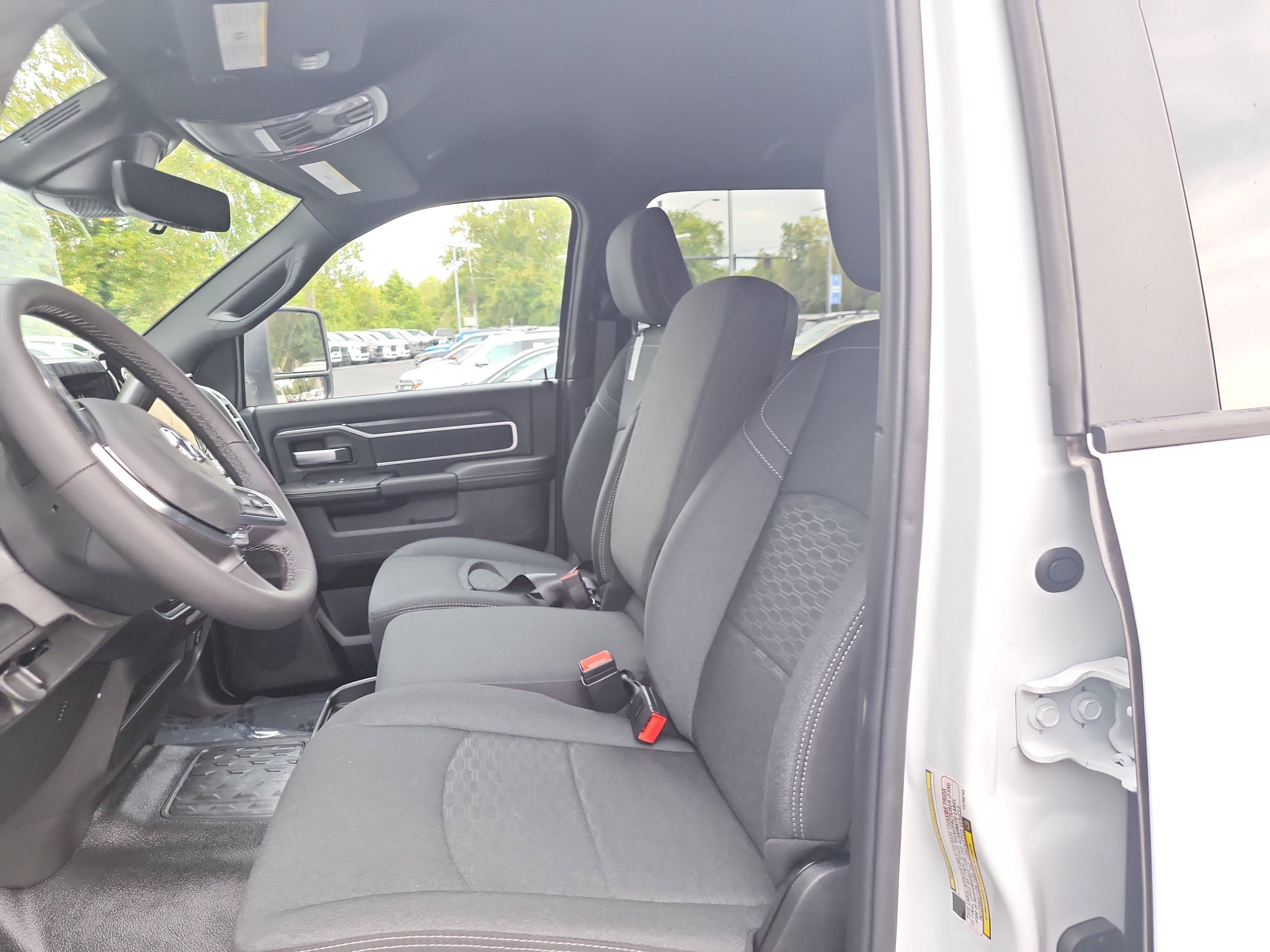 New 2026 RAM 5500 4x4 Crew Cab image 4