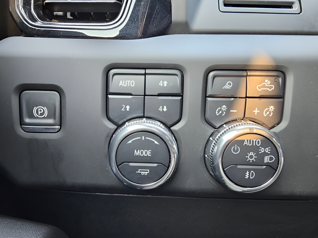 Used 2025 GMC Sierra 2500 AT4 AWD/4WD image 17