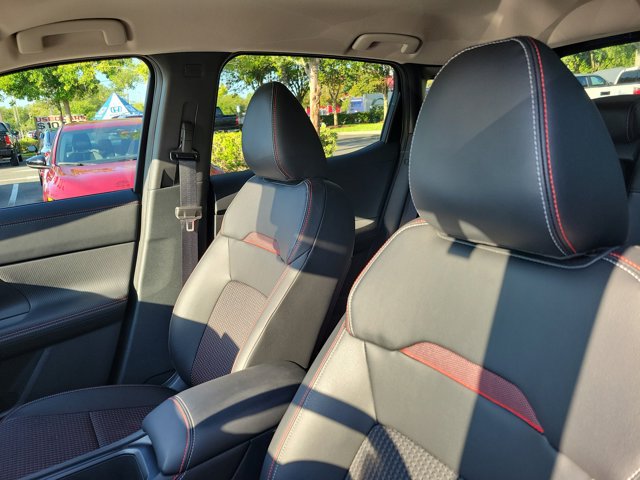 Used 2025 Nissan Kicks SR AWD/4WD image 19