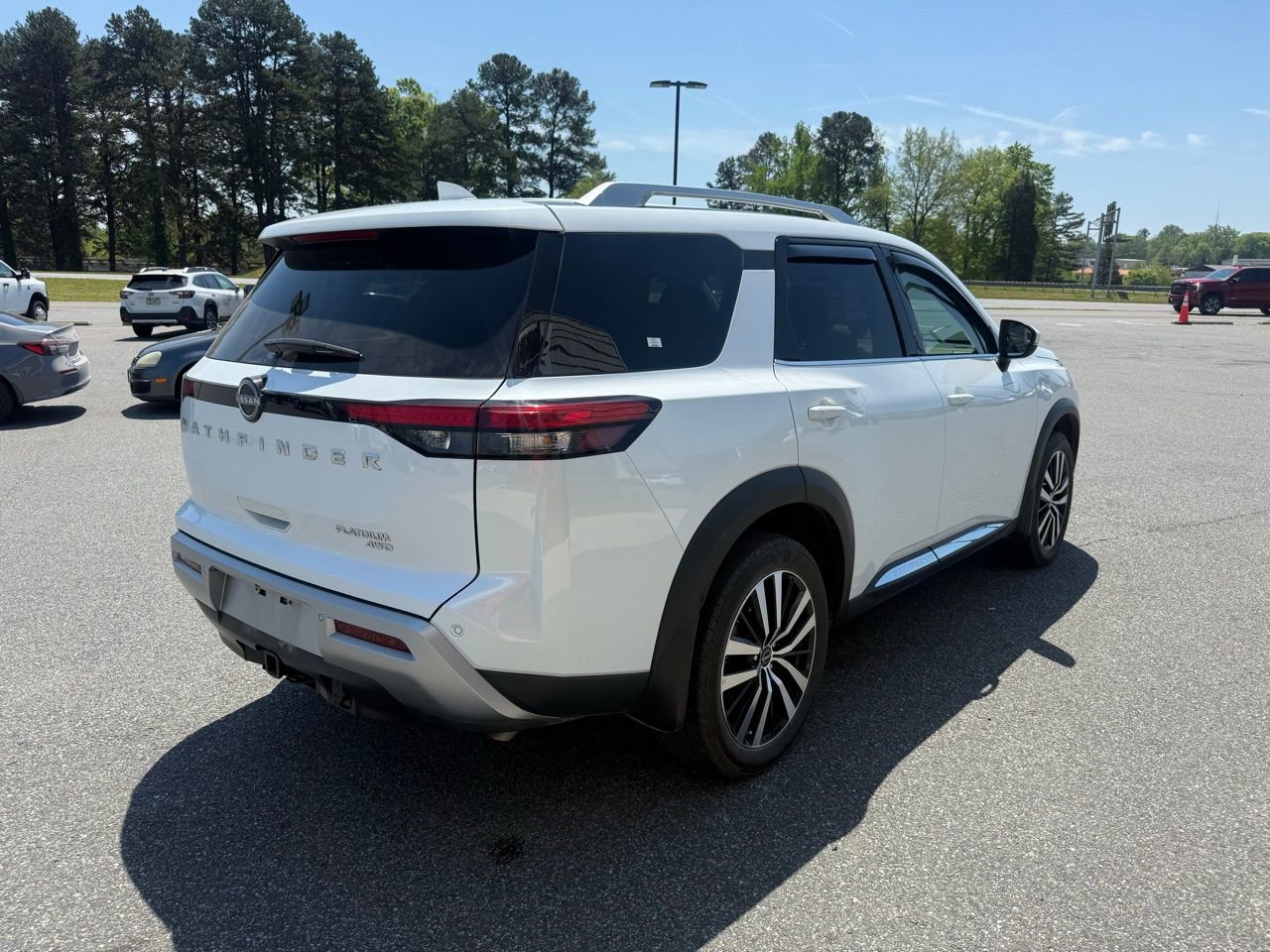 Used 2025 Nissan Pathfinder Platinum image 8