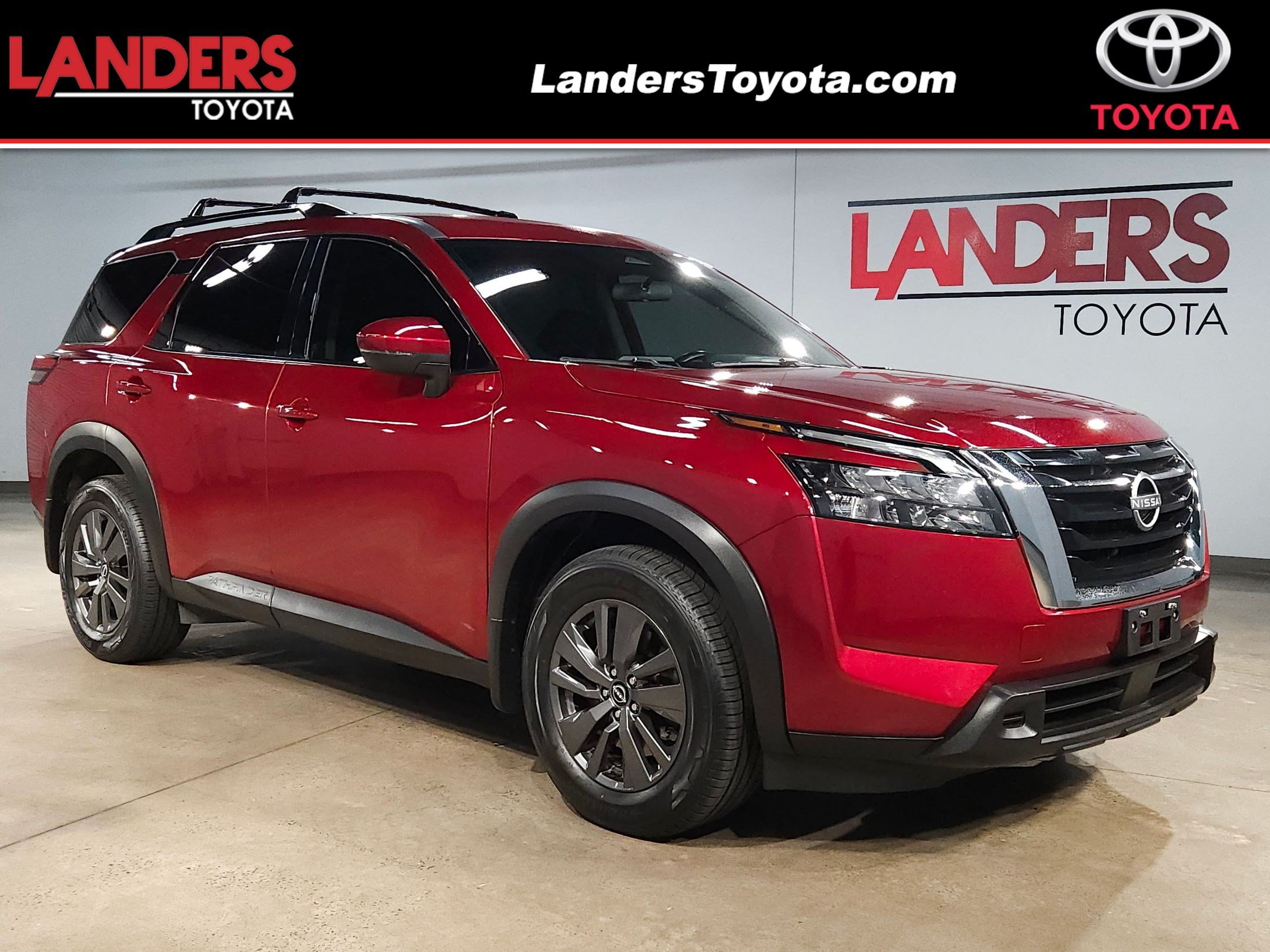 Used 2023 Nissan Pathfinder SV AWD/4WD image 1