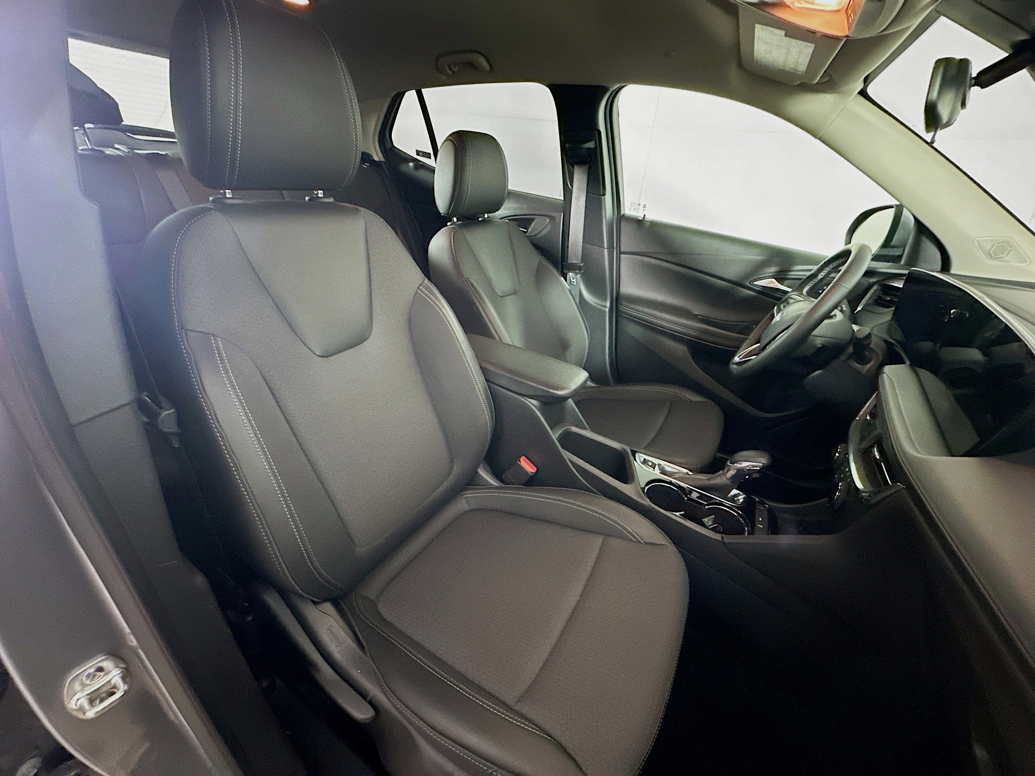 Used 2025 Buick Encore GX Preferred FWD image 29