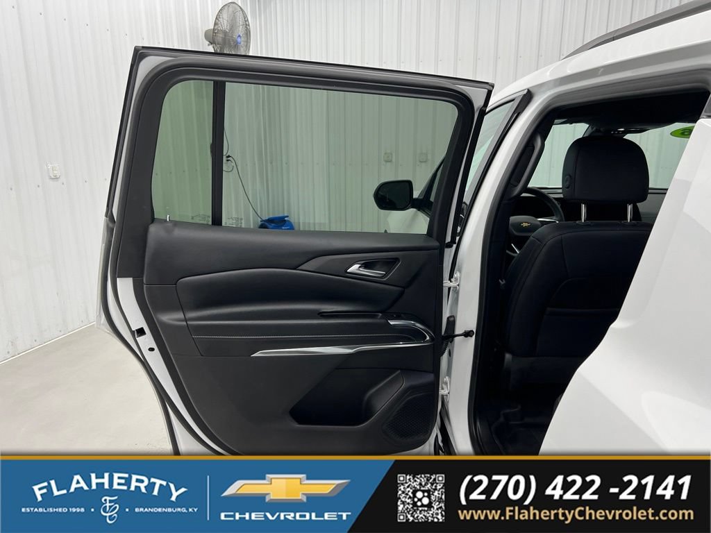 Used 2026 Chevrolet Traverse LT w/ Driver Confidence Package FWD image 10
