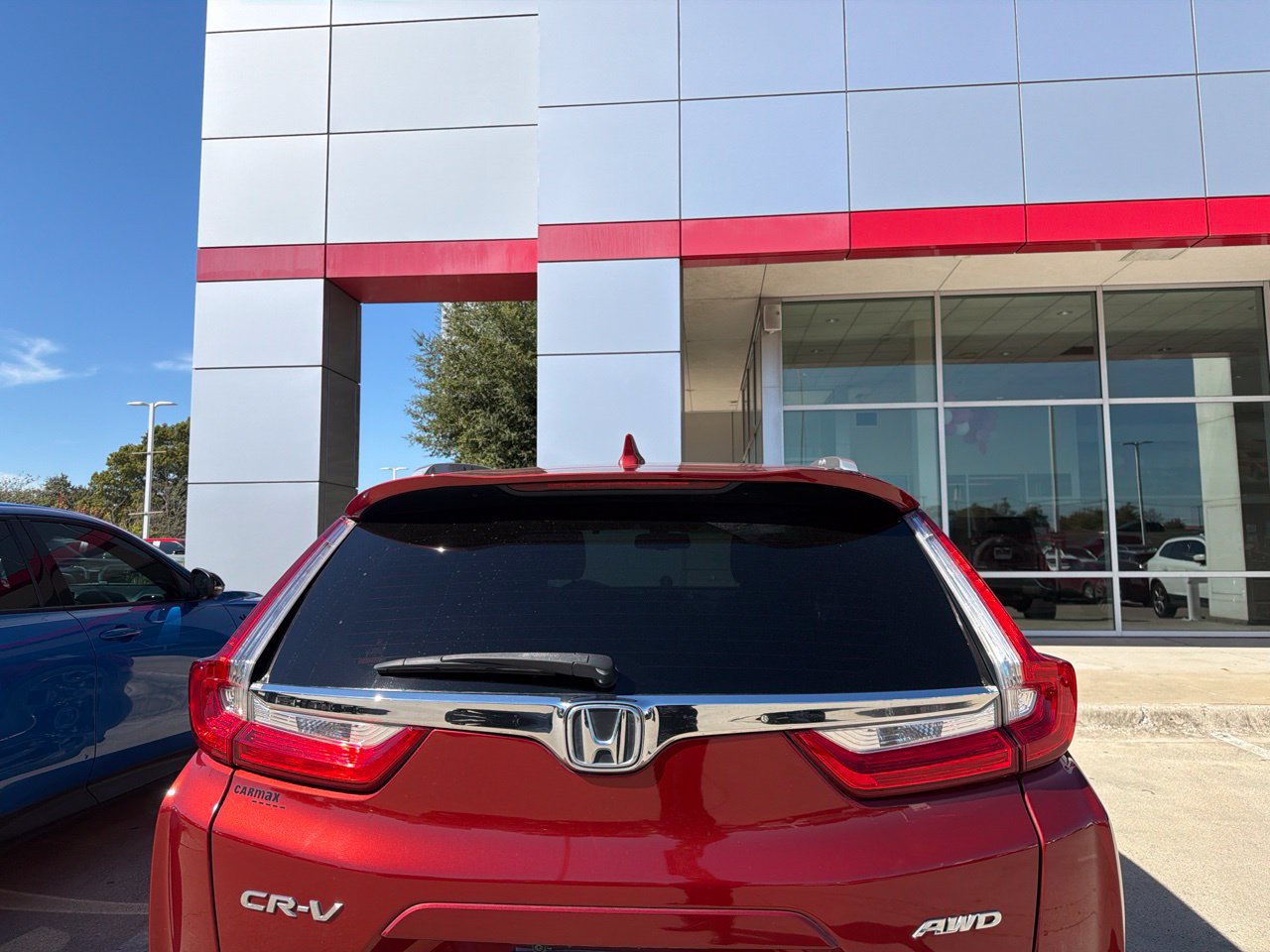 Used 2018 Honda CR-V Touring image 4