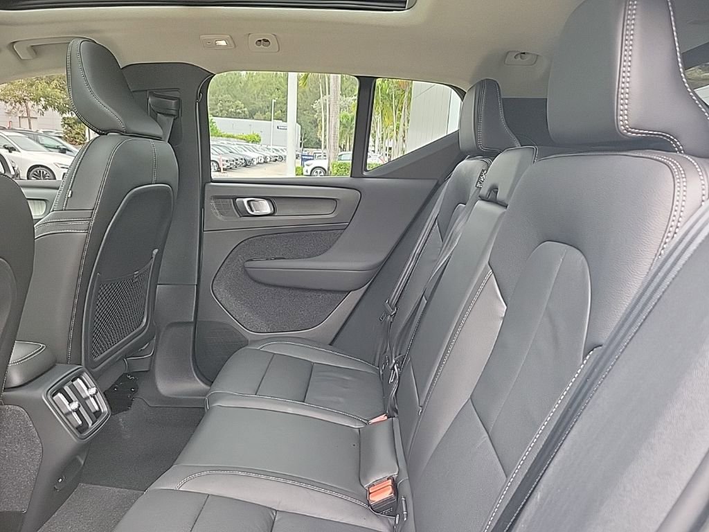 Used 2023 Volvo XC40 B4 Plus w/ Driver Assist Package image 8