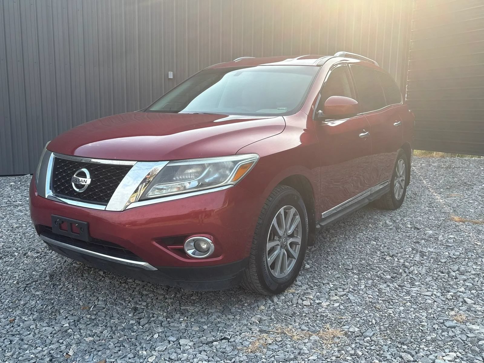Used 2016 Nissan Pathfinder SL w/ SL Tech Package AWD/4WD image 1